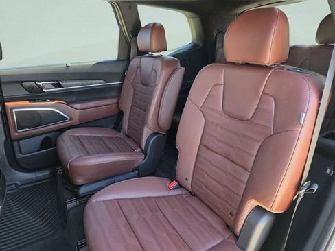 Used 2025 Kia Telluride SX Prestige image 25