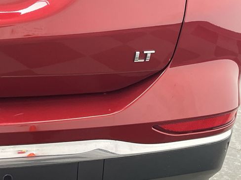 Used 2019 Chevrolet Equinox LT w/ Sun & Navigation Package image 32