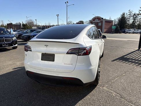 Used 2022 Tesla Model Y Performance image 5