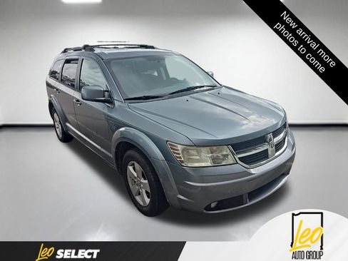 Used 2010 Dodge Journey SXT w/ Convenience Group I FWD image 2