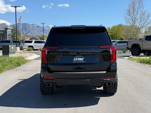 Used 2025 GMC Yukon Denali Ultimate AWD/4WD image 11
