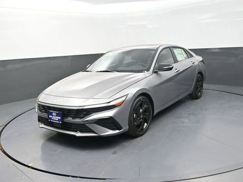 New 2026 Hyundai Elantra SEL Sport Premium FWD image 4