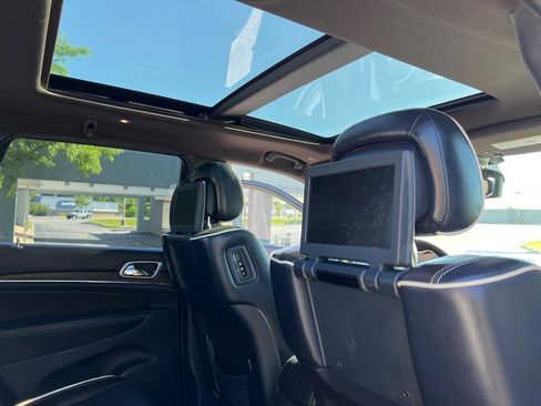 Used 2017 Jeep Grand Cherokee Overland RWD image 32