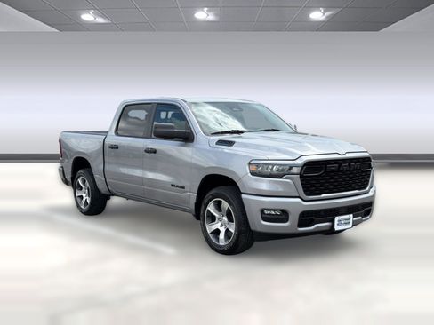 Used 2025 RAM 1500 Tradesman AWD/4WD image 7