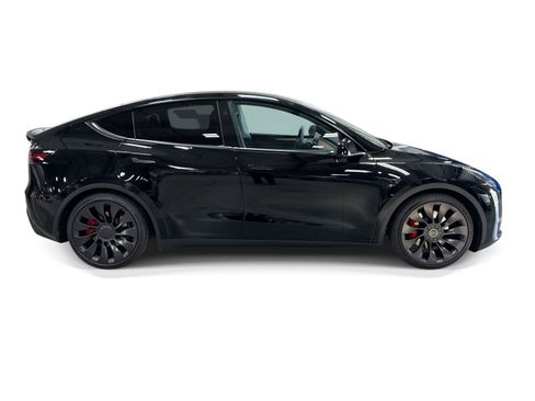 Certified 2023 Tesla Model Y Performance AWD/4WD image 7