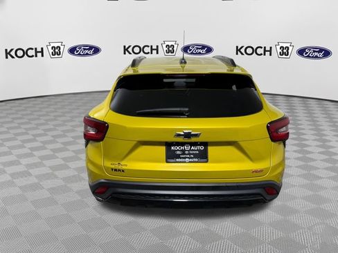 Used 2024 Chevrolet Trax RS w/ Sunroof Package FWD image 7