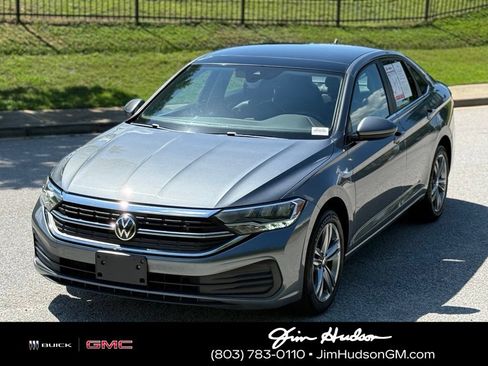 Used 2024 Volkswagen Jetta SE FWD image 10