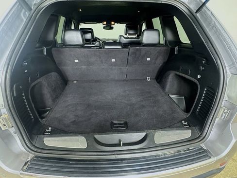 Used 2018 Jeep Grand Cherokee Limited AWD/4WD image 23
