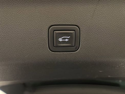 Used 2022 Chevrolet Tahoe LT w/ Luxury Package image 40