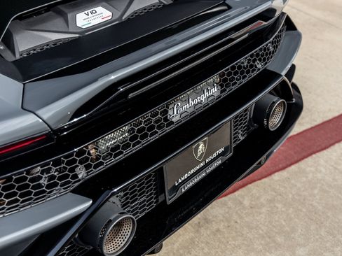 Used 2021 Lamborghini Huracan EVO image 15