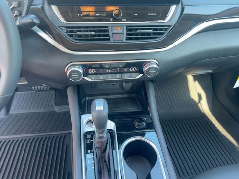 New 2025 Nissan Altima 2.5 SR w/ SR Premium Package image 17