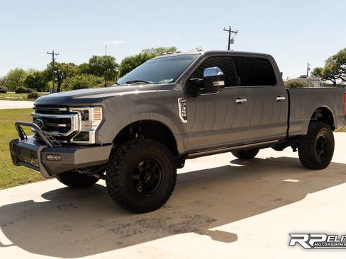 Used 2022 Ford F350 Platinum w/ FX4 Off-Road Package image 5