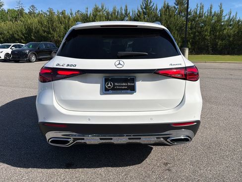 Used 2026 Mercedes-Benz GLC 300 4MATIC image 11