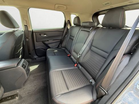 Used 2025 Nissan Rogue SV w/ Rock Creek Premium Package image 11