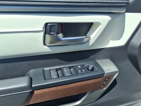 Used 2025 Toyota Sequoia Capstone AWD/4WD image 13