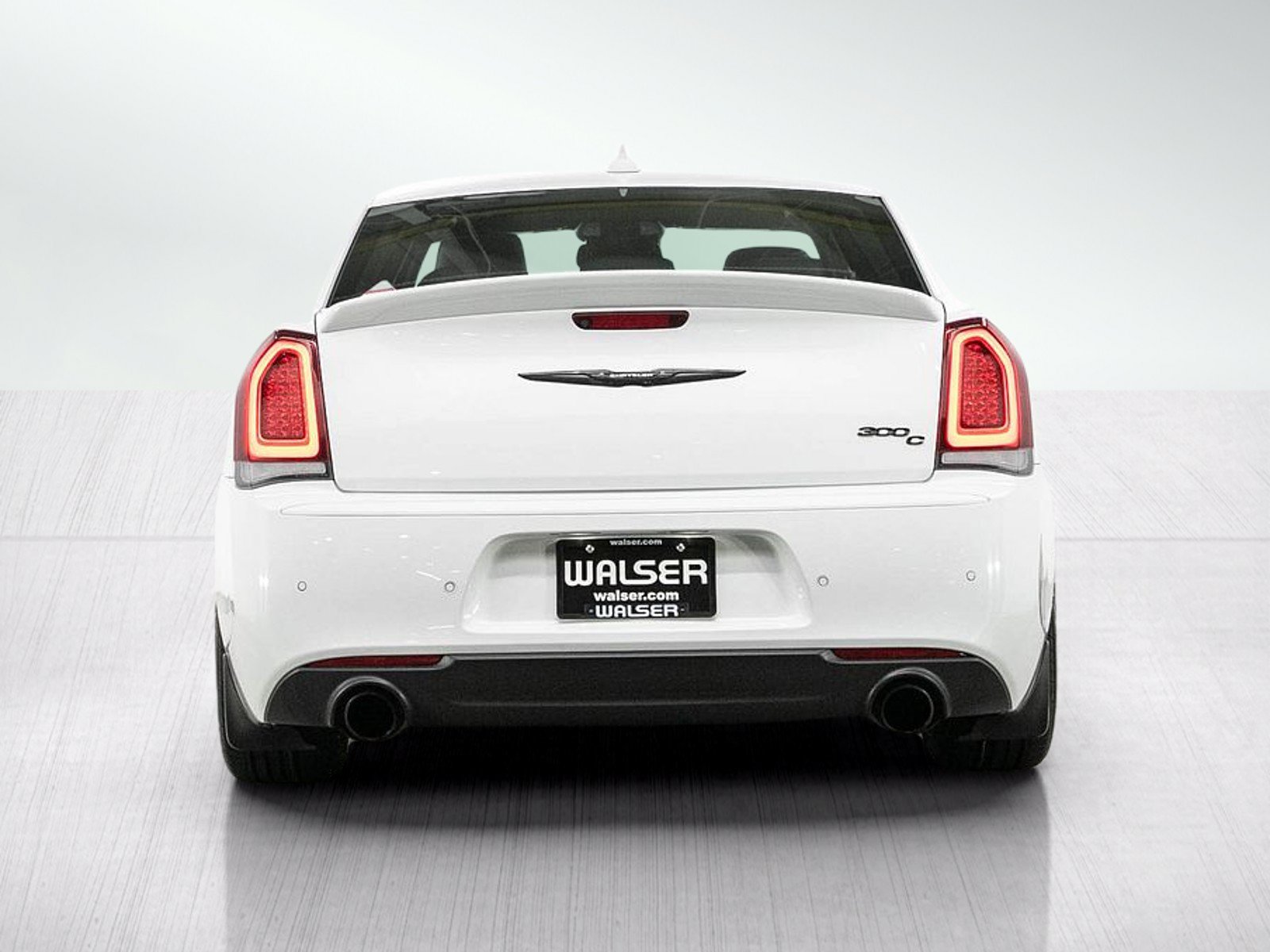 Used 2023 Chrysler 300 C RWD image 4
