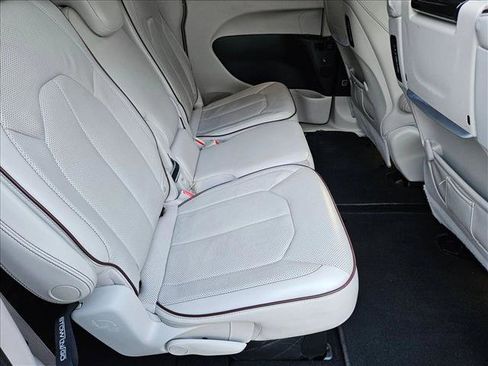 Used 2017 Chrysler Pacifica Limited w/ UConnect Theater Package image 20