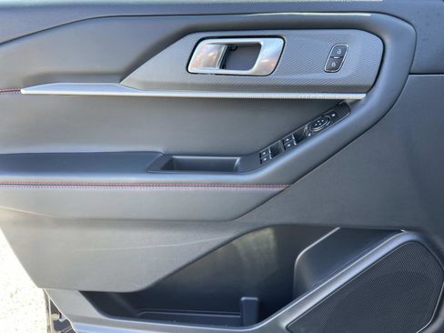 Certified 2025 Ford Explorer ST-Line image 18
