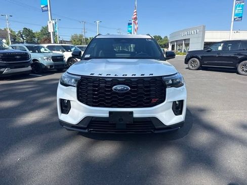 Certified 2025 Ford Explorer ST AWD/4WD image 2