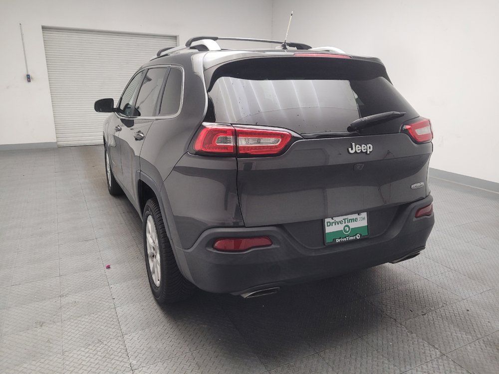 Used 2015 Jeep Cherokee Latitude FWD image 6