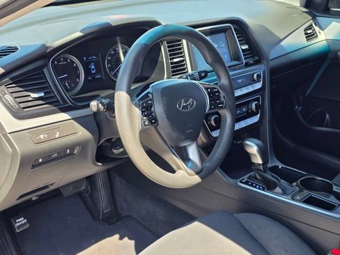 Used 2018 Hyundai Sonata SE FWD image 12