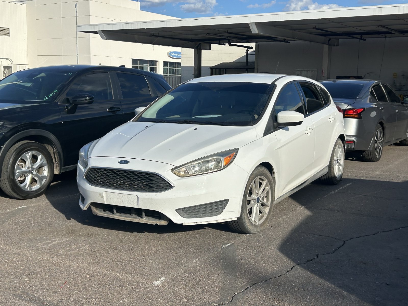 Used 2018 Ford Focus SE FWD image 2
