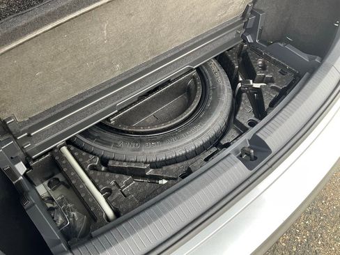 Used 2019 Volkswagen Tiguan SEL Premium R-Line image 13