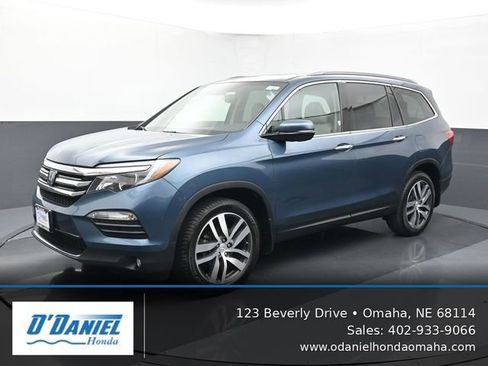Used 2017 Honda Pilot Touring image 1