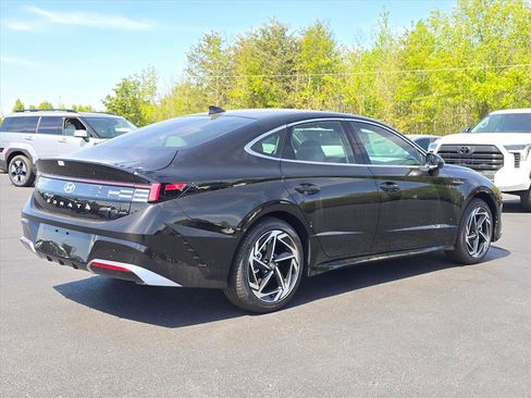 New 2026 Hyundai Sonata SEL FWD image 3