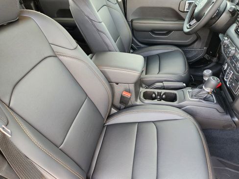 New 2026 Jeep Gladiator Sport AWD/4WD image 23