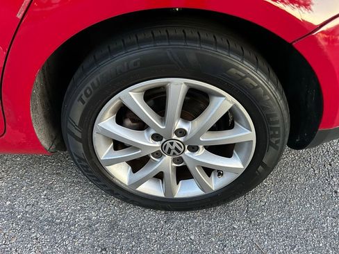 Used 2010 Volkswagen Jetta Limited Edition image 9