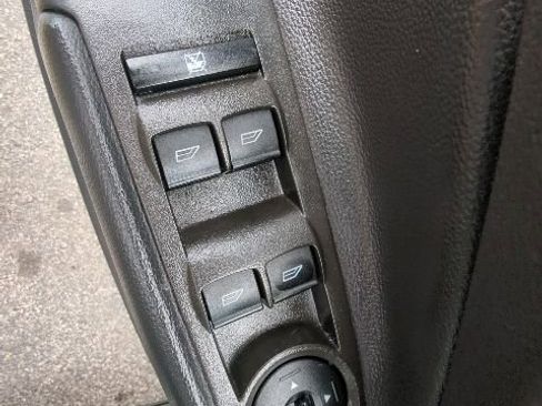 Used 2017 Ford Escape S FWD image 9