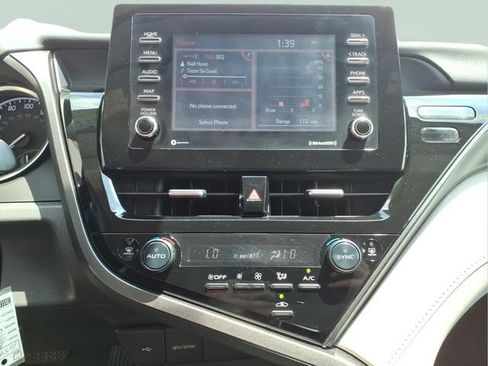 Used 2023 Toyota Camry LE FWD image 18