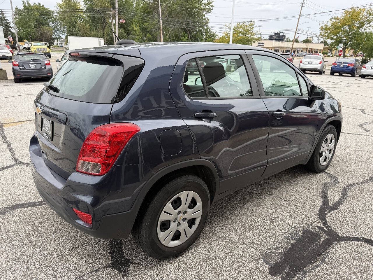 Used 2018 Chevrolet Trax LS FWD image 9