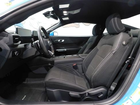 Used 2025 Ford Mustang GT RWD image 37
