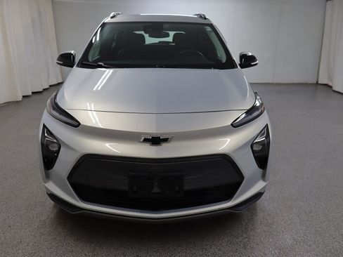 Used 2023 Chevrolet Bolt EUV LT w/ Driver Confidence Package FWD image 2