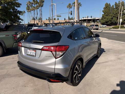 Used 2019 Honda HR-V Sport image 5