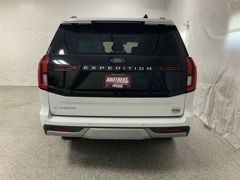 Used 2025 Ford Expedition Max Platinum AWD/4WD image 11