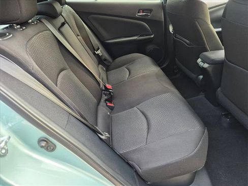 Certified 2022 Toyota Prius LE FWD image 18