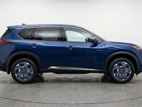 Used 2025 Nissan Rogue SV AWD/4WD image 11