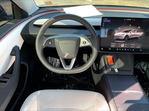 Used 2025 Tesla Model 3 Long Range image 5