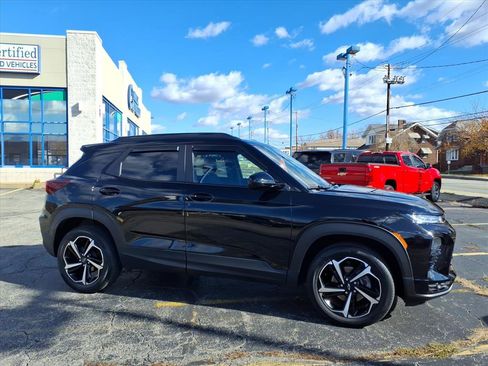 Certified 2023 Chevrolet TrailBlazer RS w/ Convenience Package image 2