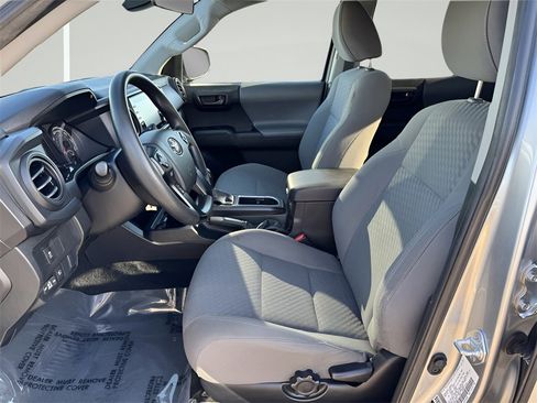 Used 2022 Toyota Tacoma SR image 10