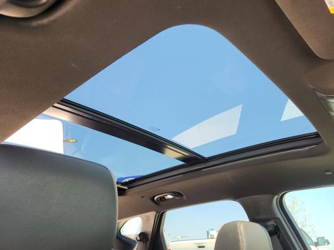 Used 2021 Chevrolet Blazer RS w/ Enhanced Convenience Package image 9