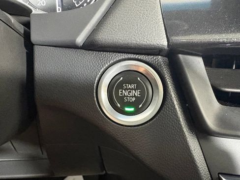 Used 2022 Cadillac CT4 Luxury w/ Sun And Sound Package RWD image 31