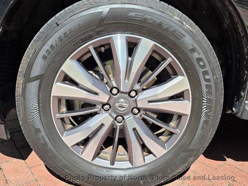 Used 2019 Nissan Pathfinder SL image 39