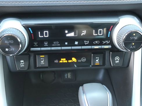 Used 2023 Toyota RAV4 XLE Premium image 16