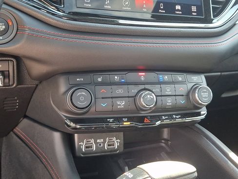Used 2025 Dodge Durango R/T AWD/4WD image 18