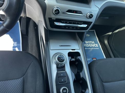 Used 2022 Ford Explorer XLT image 10