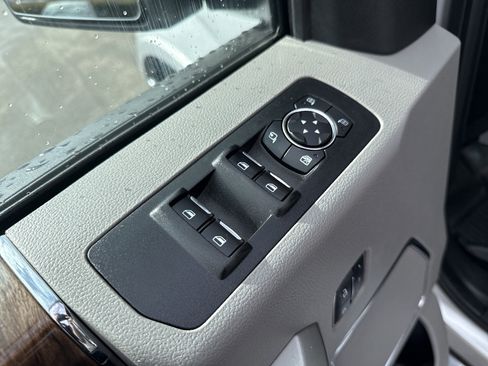 Used 2018 Ford F150 Lariat w/ Equipment Group 501A Mid image 16